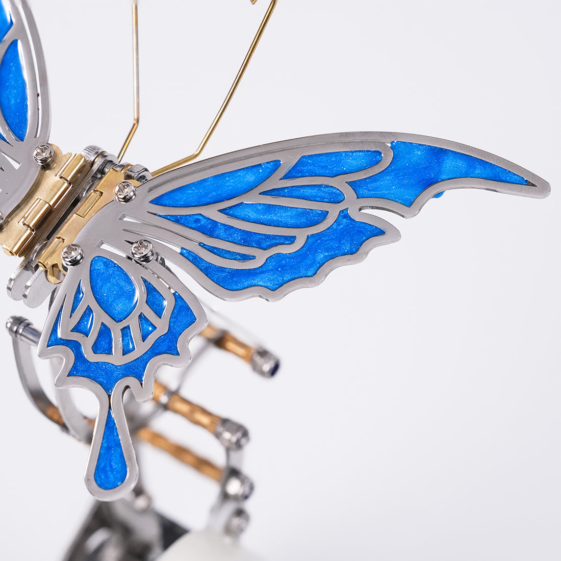 Finished Steampunk Mechanical Butterfly Insect Sculpture with Moving Metal Wings for Desk Decor - VICTMAX
