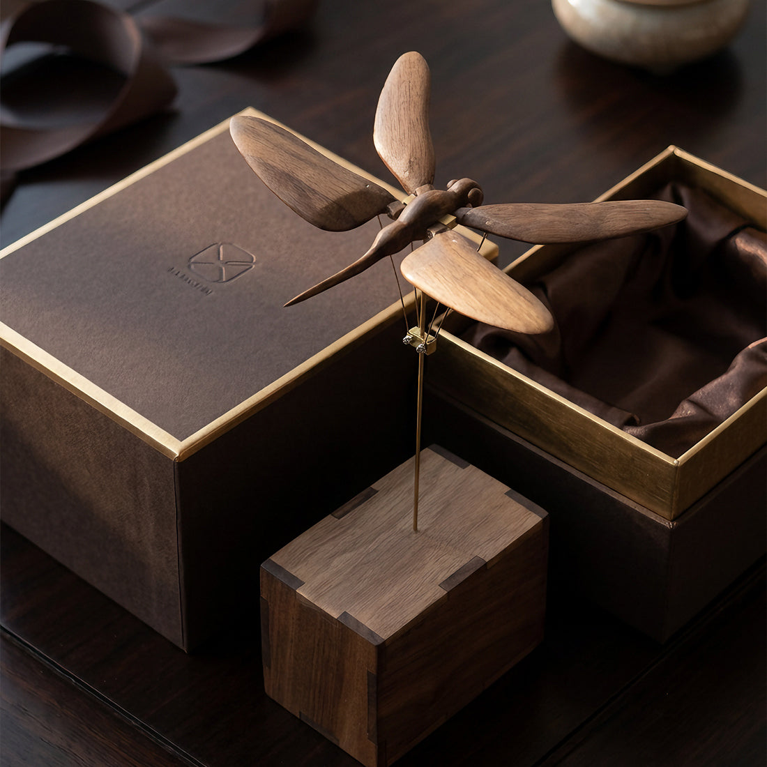 Bionic Wooden Dragonfly Automaton with Rotating Wings and USB Power - VICTMAX