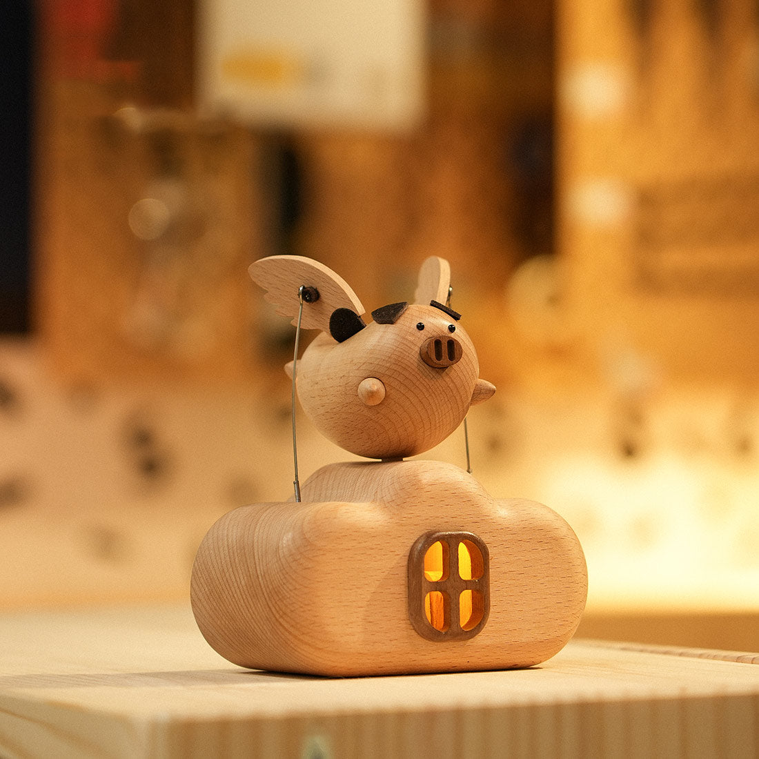Mechanical Wooden Flying Pig Dynamic Motion Desk Decor - VICTMAX