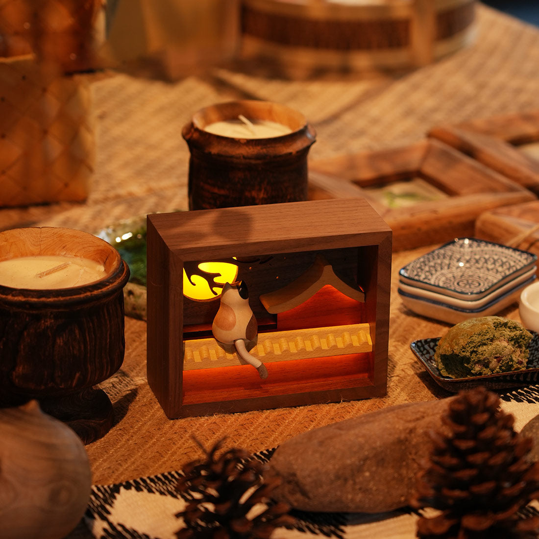 Wooden Cat Night Light Dynamic Motion Desk Decor - VICTMAX