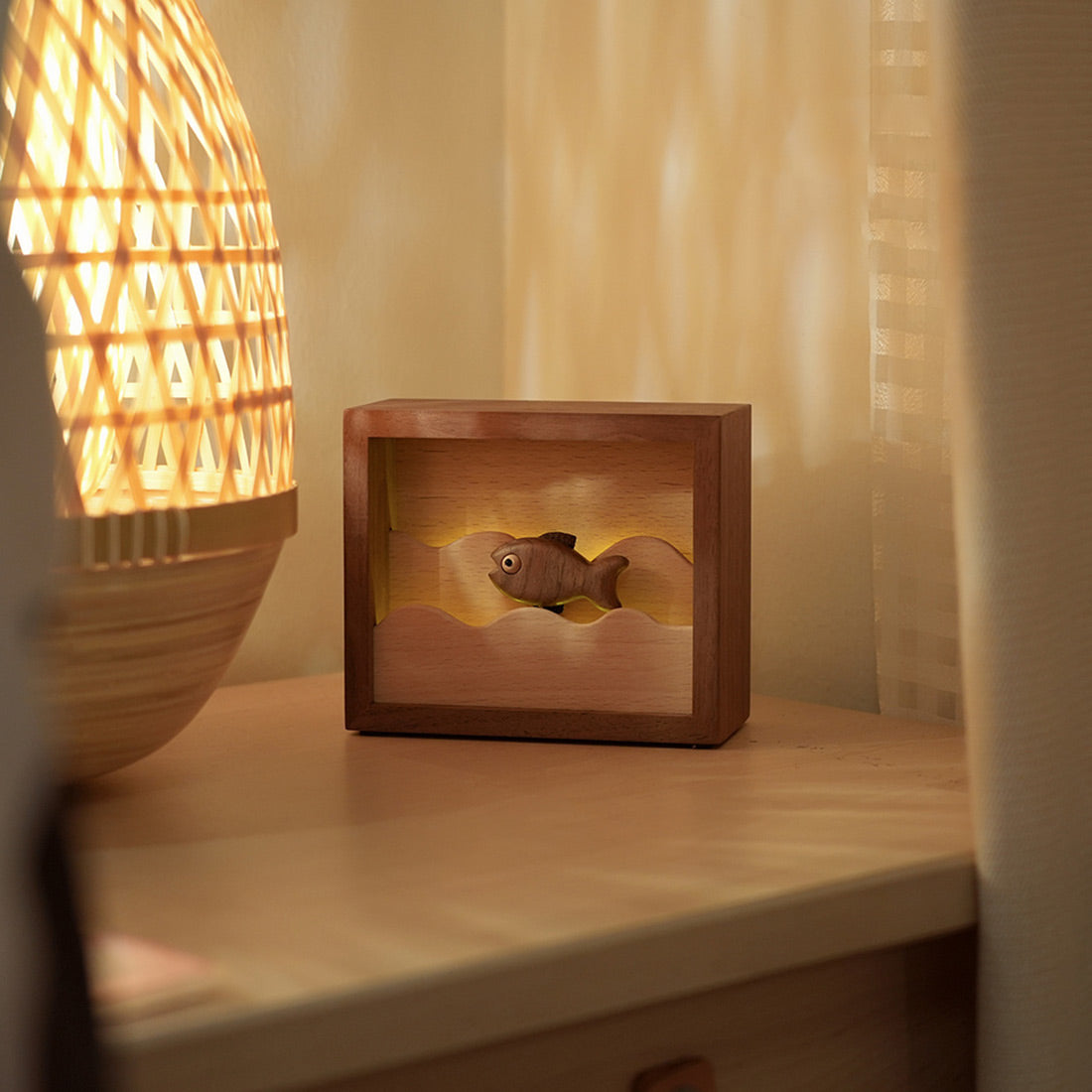 Wooden Ambient Fish Lamp Bionic Marine Biological Dynamic Model, Desktop Relaxation Decor - VICTMAX