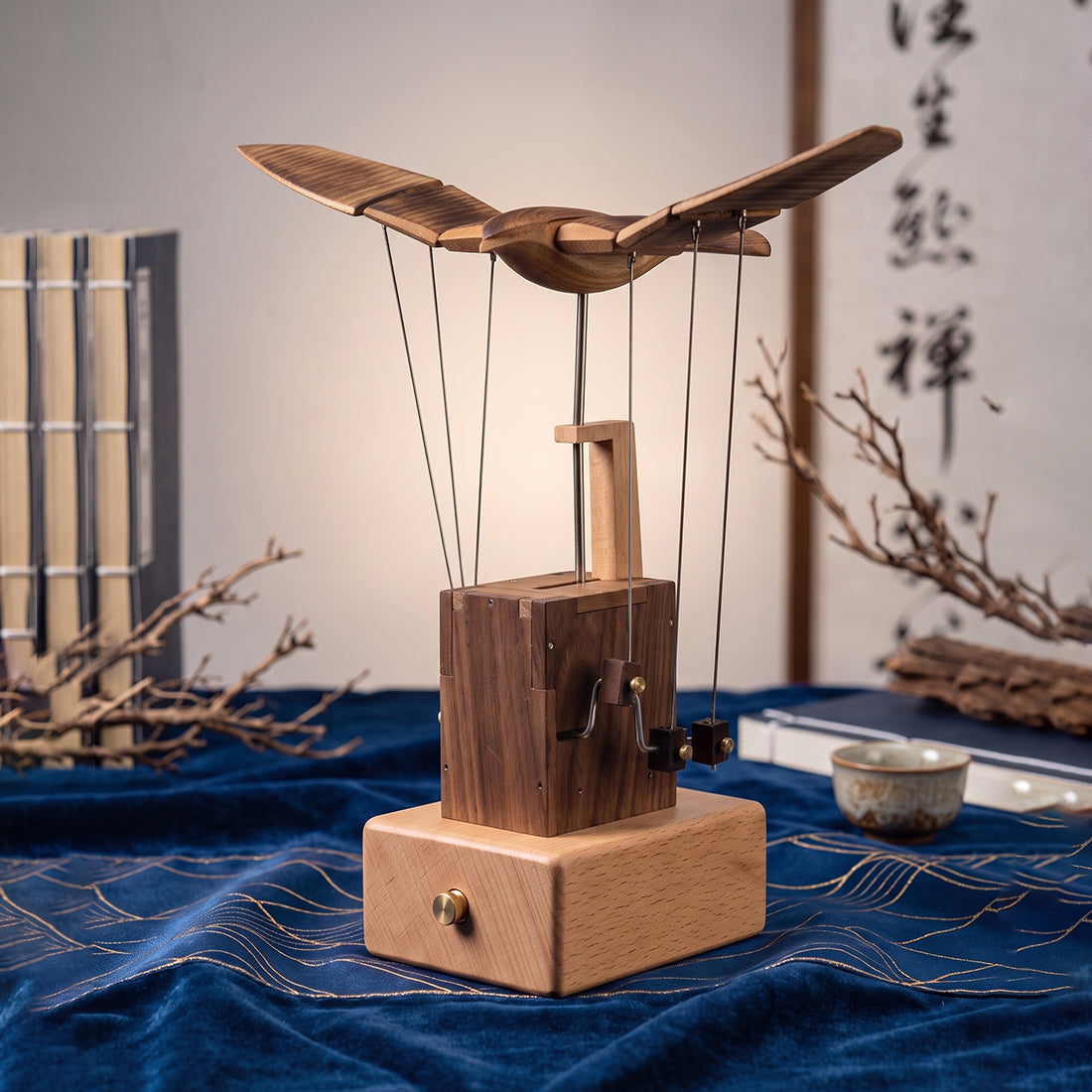 Wooden Bionic Bald Eagle Automaton with Dynamic Flapping Wings - VICTMAX