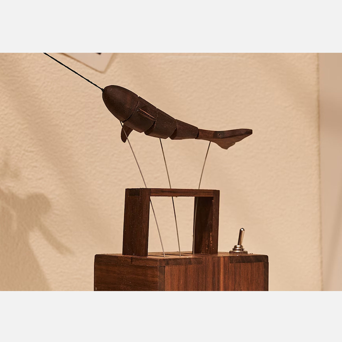 Mechanical Wooden Whale Bionic Marine Biological Dynamic Model, Desktop Relaxation Decor - VICTMAX