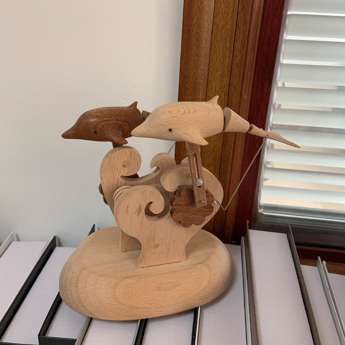 Wooden Dolphin Bionic Biological Dynamic Model, Office & Home Desktop Relaxation Decor - VICTMAX
