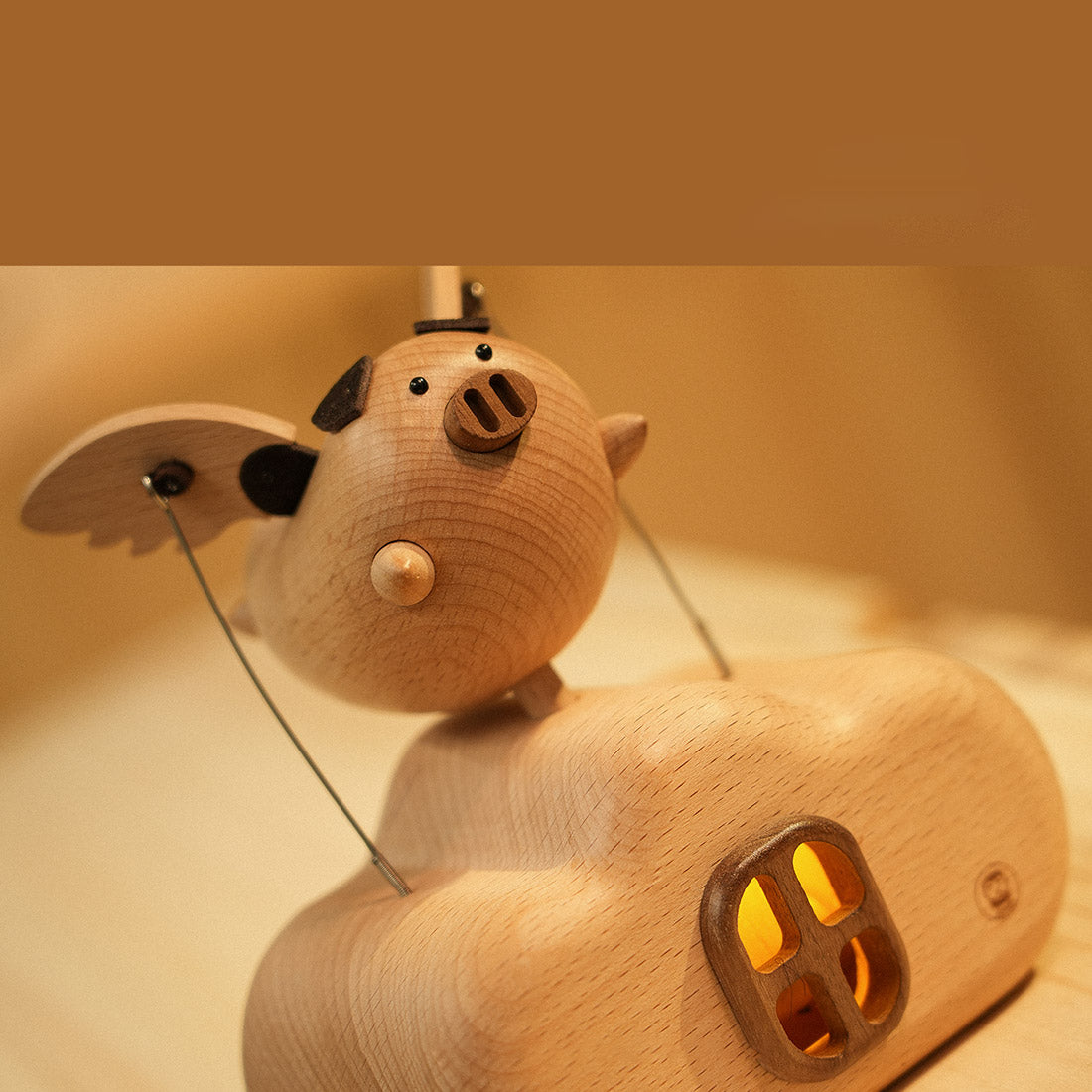 Mechanical Wooden Flying Pig Dynamic Motion Desk Decor - VICTMAX