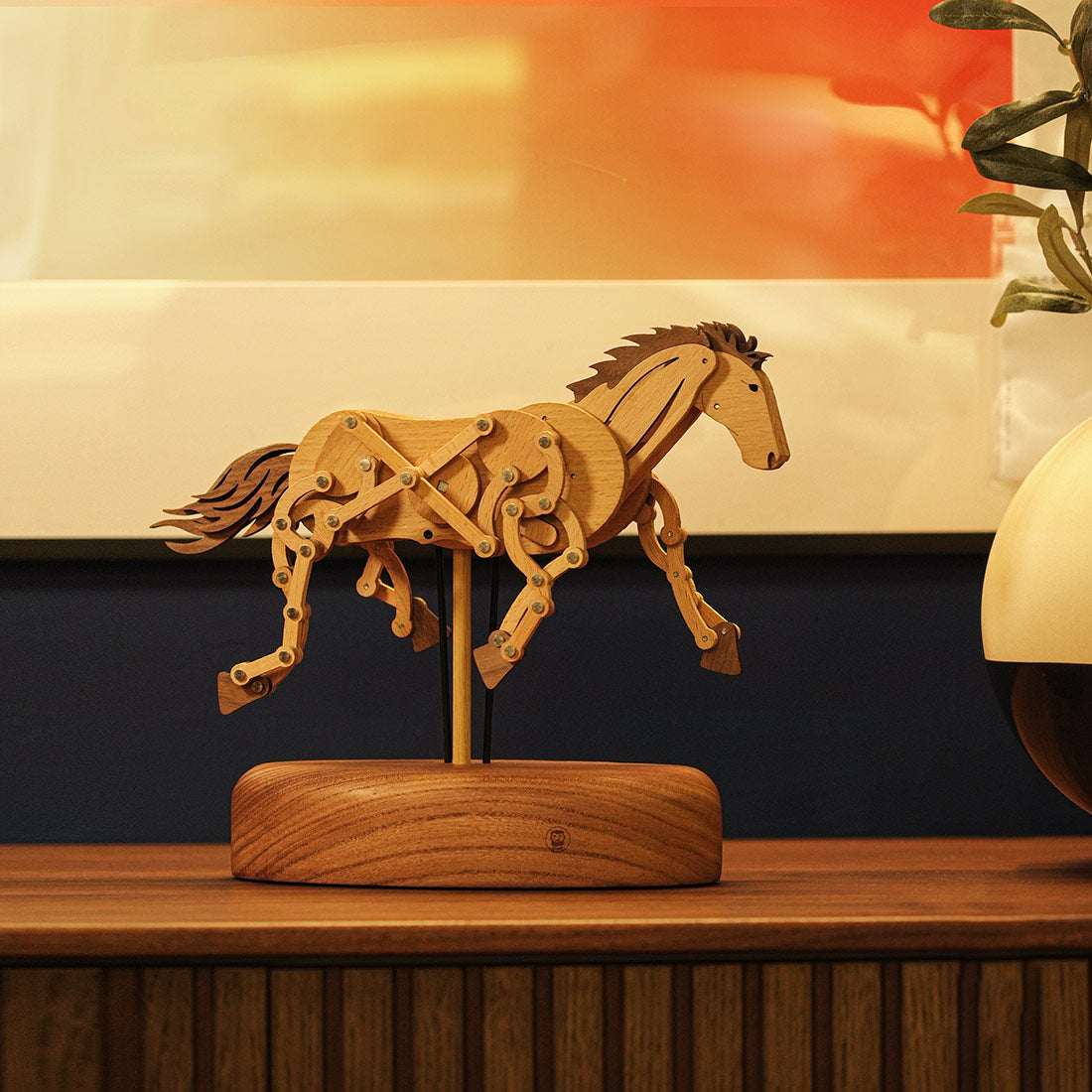 Handcrafted Wooden Mechanical Running Horse Dynamic Motion Desk Decor - VICTMAX