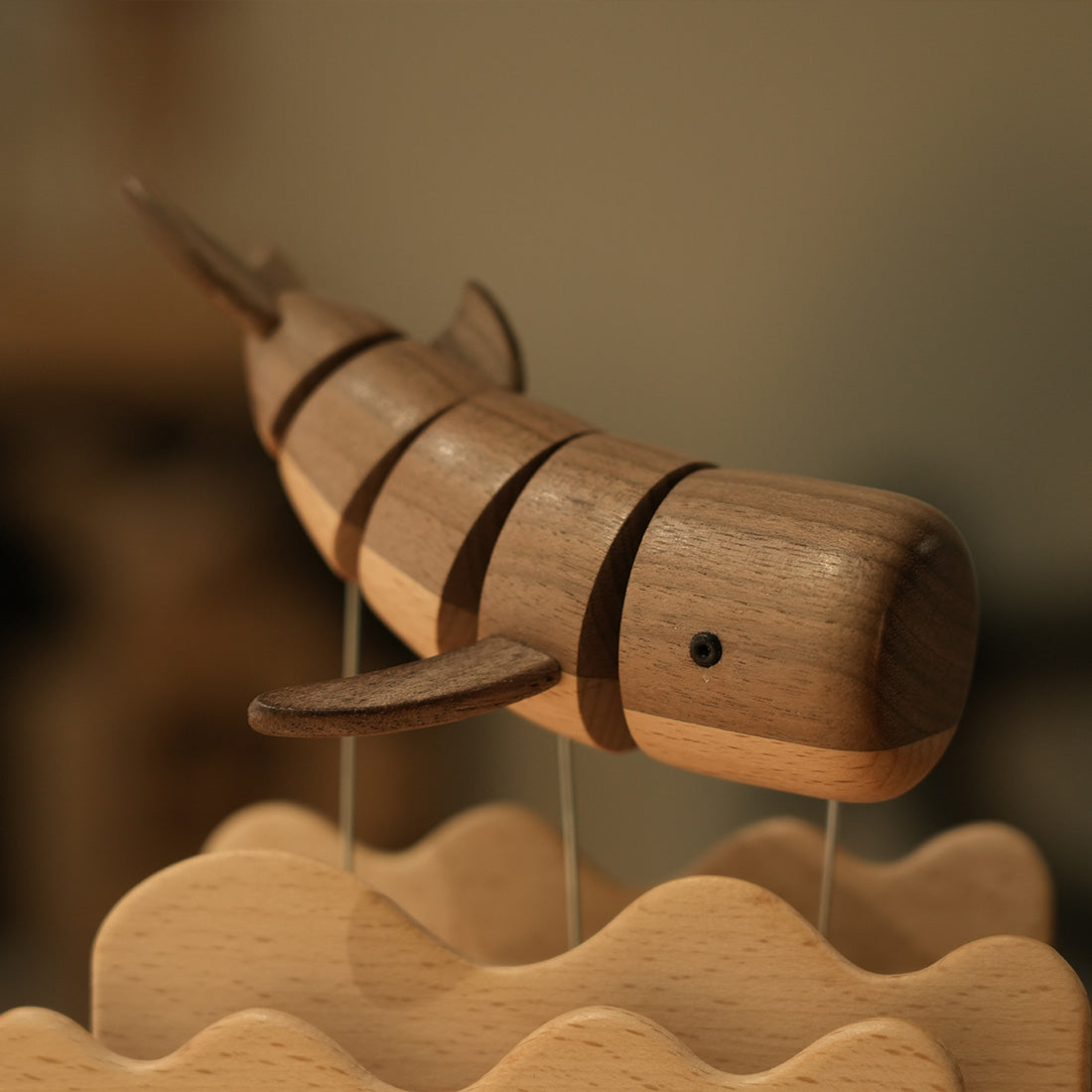 Wooden Whale Bionic Biological Dynamic Model, Office & Home Desktop Relaxation Decor - VICTMAX