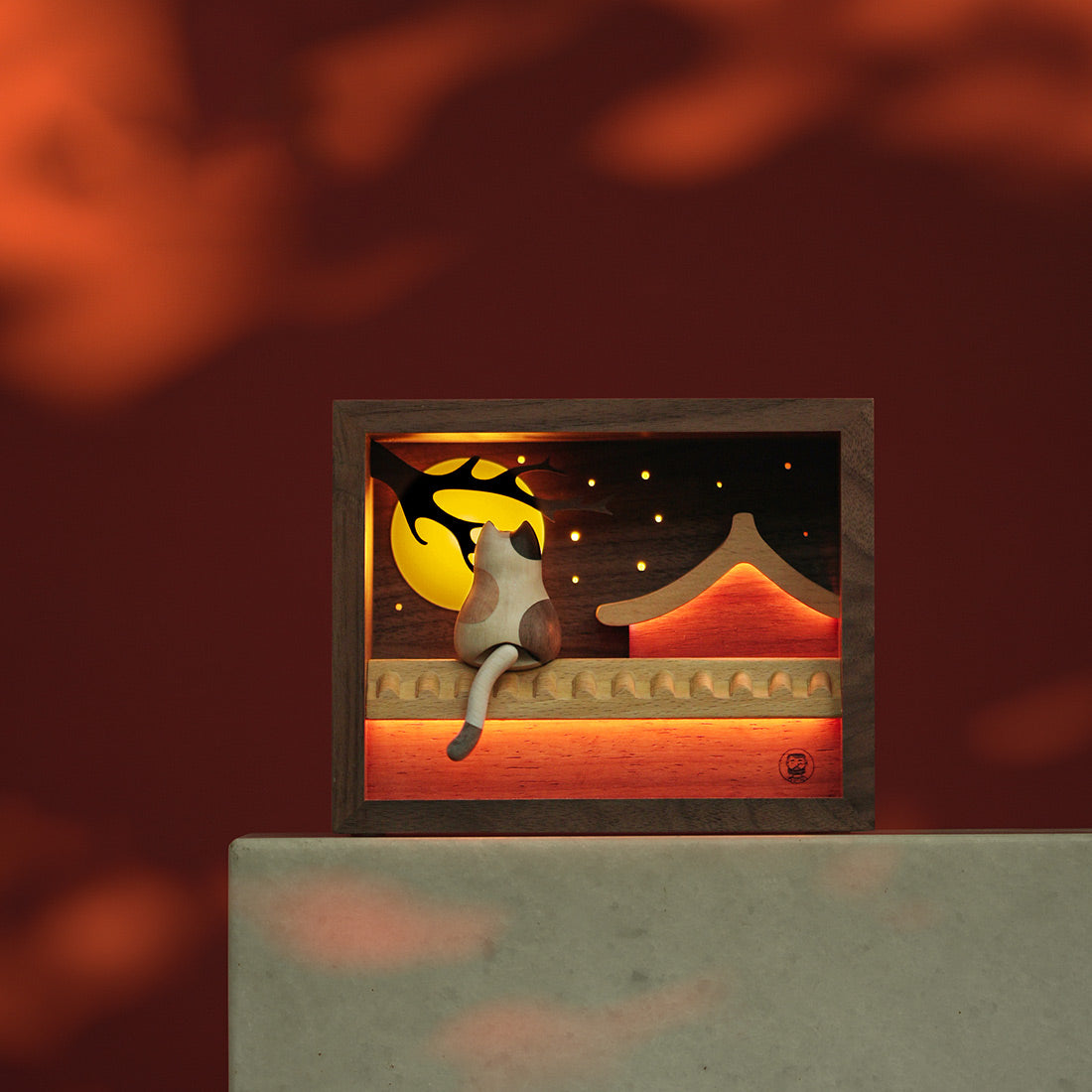 Wooden Cat Night Light Dynamic Motion Desk Decor - VICTMAX