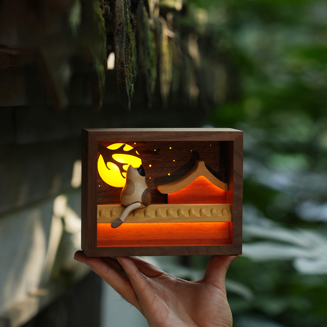 Wooden Cat Night Light Dynamic Motion Desk Decor - VICTMAX