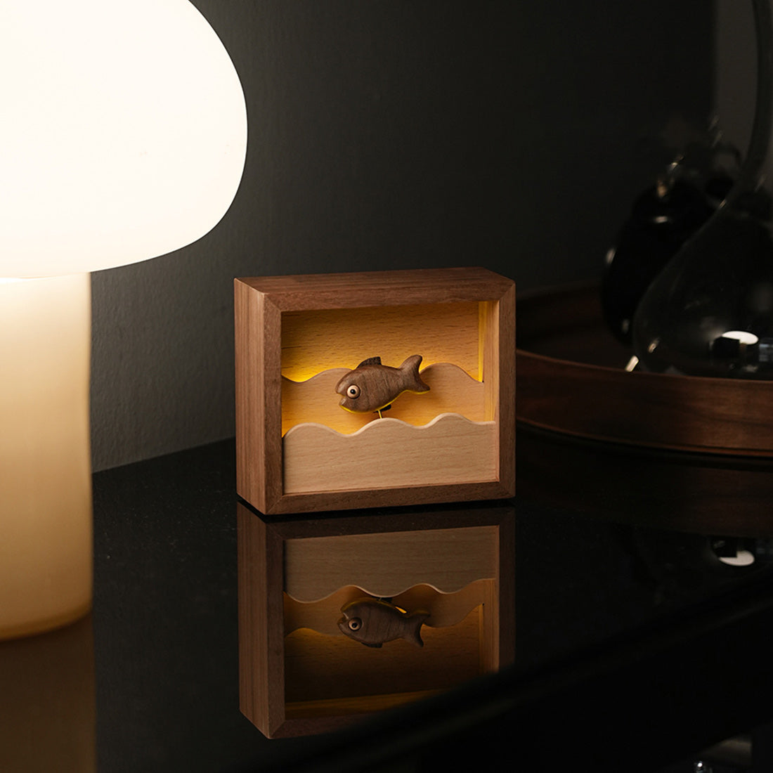 Wooden Ambient Fish Lamp Bionic Marine Biological Dynamic Model, Desktop Relaxation Decor - VICTMAX